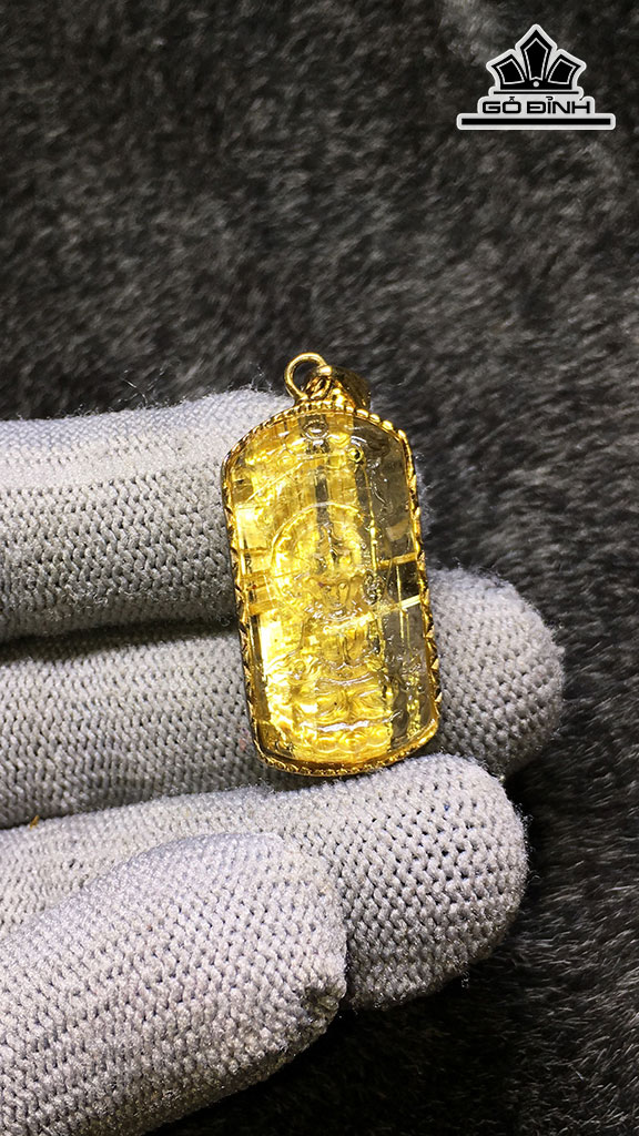 Mặt Dây Chuyền Quan Âm Đá Thạch Anh Tóc Vàng Cao 29,7 Ngang 15,7 Sâu 8,4 (mm) 8,7gr