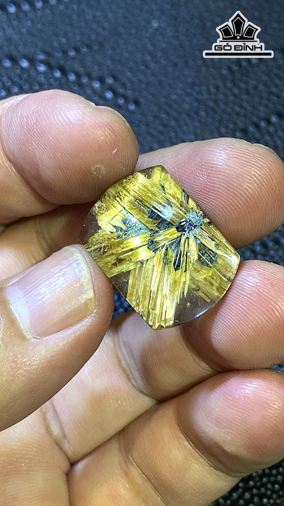 Mặt Trơn Hoa Thị Đá Thạch Anh Tóc Vàng Cao 22,6 Ngang 16 Sâu 5,4 (mm) 4,8gr