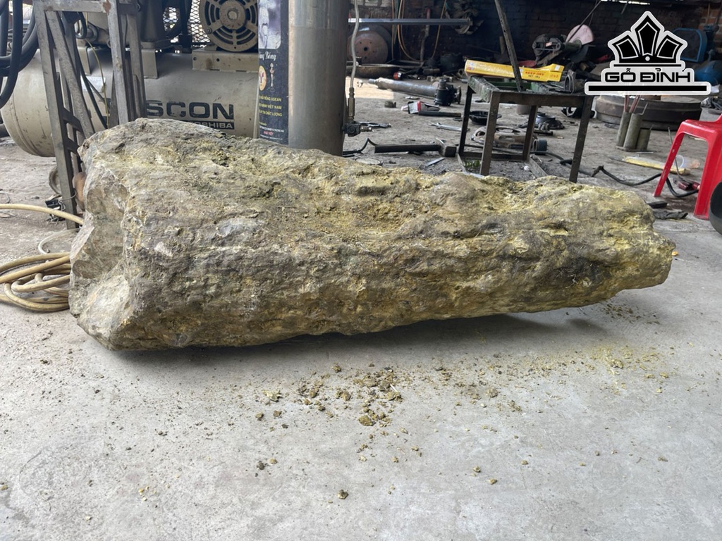 Tác Phẩm Gỗ Hóa Thạch Cao 110 (cm) 180kg