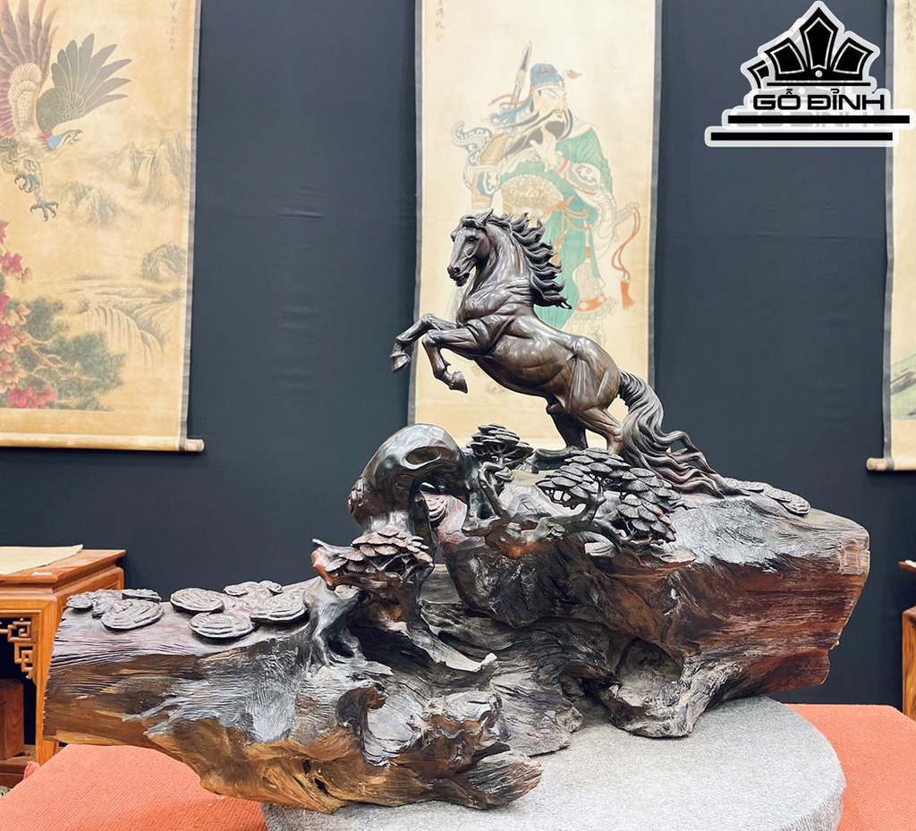 Tượng Ngựa Phong Thủy (Nhất Mã Phi Thiên) Gỗ Bách Xanh Cao 52 Ngang 92 Sâu 58 (cm)