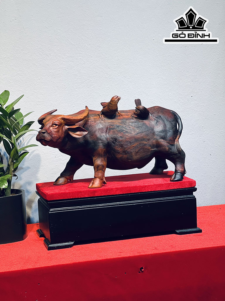 Tượng Trâu Gỗ Trắc Ngang 36 Cao 21 Sâu 15 (cm)