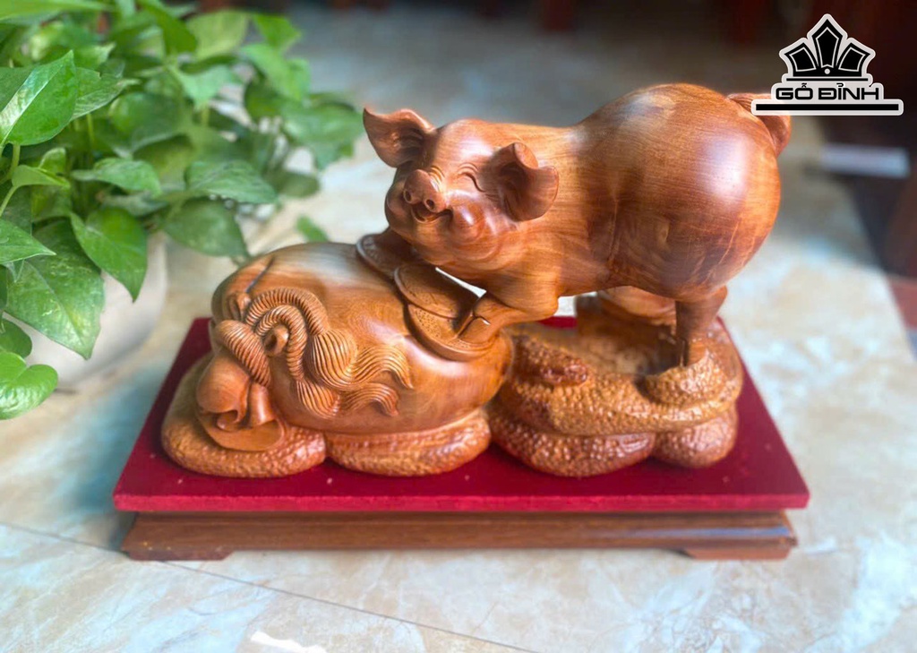 Tượng Heo Phong Thủy Gỗ Hương Cao 28 Ngang 37 Sâu 13 (cm)