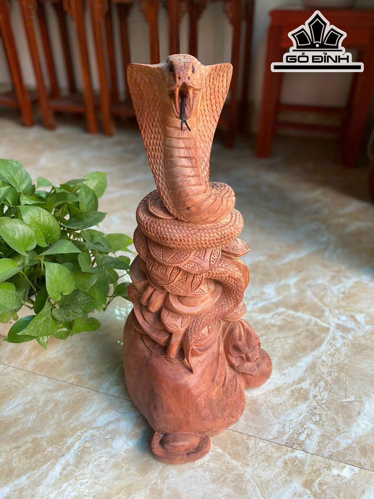 Tượng Rắn Phong Thủy Gỗ Hương Cao 56 Ngang 26 Sâu 22 (cm)