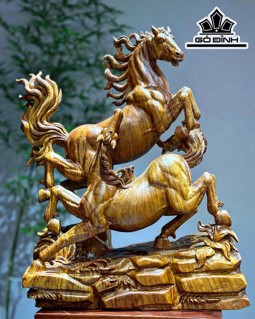 Tượng Song Mã Uyên Ương Gỗ Hương Cao 51 Ngang 37 Sâu 19 (cm)