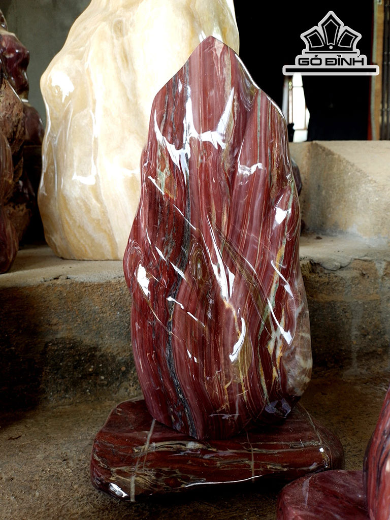 Tác Phẩm Đá Serpentine Cao 34 Ngang 15 (cm) 8kg