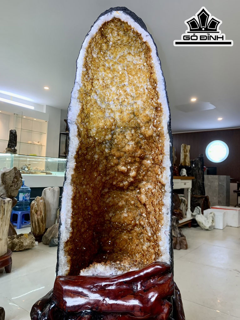 Hốc Đá Thạch Anh Vàng Cao 80 Ngang 63 Sâu 28 (cm) 68kg