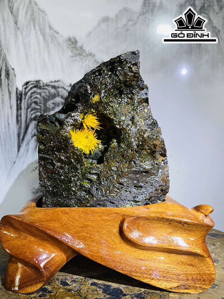 Bông Hoa Ưu Đàm Đá Trầm Tích Cao 22 Ngang 17 (cm) 2,8kg