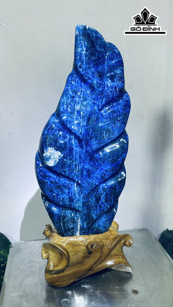 Tác Phẩm Đá Lapit Cao 58 Ngang 20 (cm) 11kg