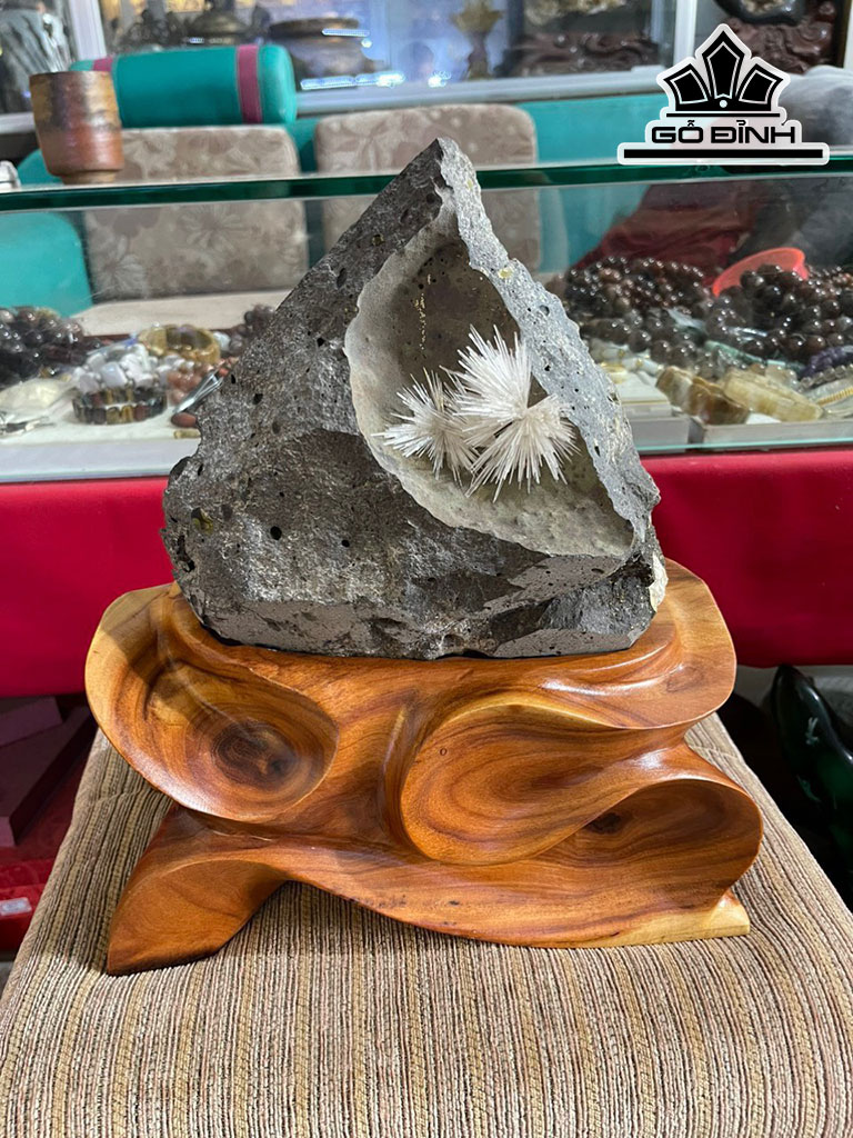 Bông Hoa Ưu Đàm Đá Trầm Tích Cao 28 (cm) 7,5kg