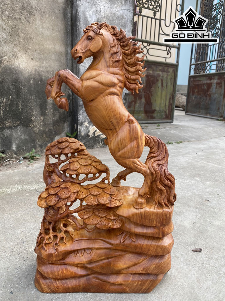 Tượng Ngựa Phong Thủy (Nhất Mã Phi Thiên) Gỗ Hương Cao 60 Ngang 32 Sâu 15 (cm)