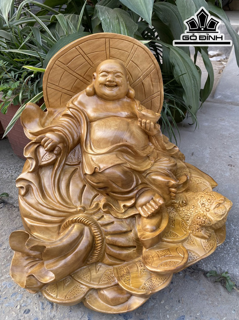 Tượng Phật Di Lặc Ngồi Bao Tiền Gỗ Xá Xị Cao 35 Ngang 38 Sâu 30 (cm)