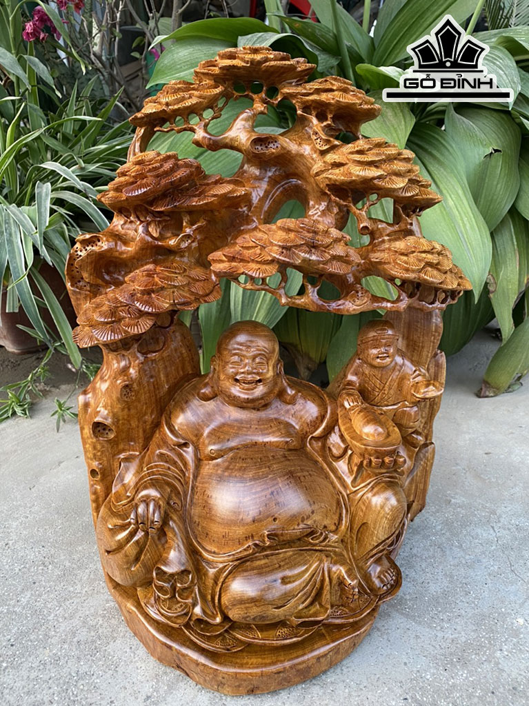 Tượng Phật Di Lặc Ngồi Gốc Tùng Gỗ Hương Cao 46 Ngang 35 Sâu 18 (cm)