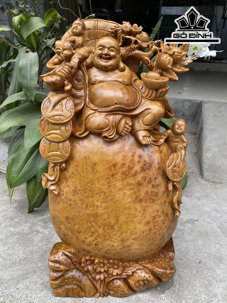 Tượng Phật Di Lặc Ngồi Vác Cành Đào Gỗ Nu Xá Xị Cao 70 Ngang 37 Sâu 16 (cm)