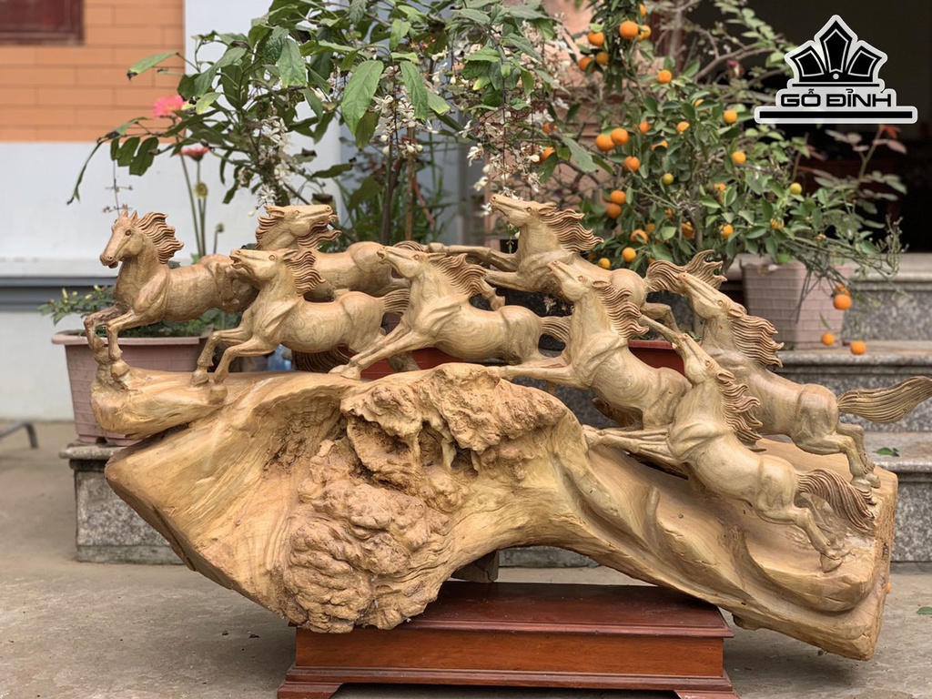 Tượng Bát Mã Gỗ Nu Nghiến Cao 55 Ngang 103 Sâu 45 (cm)