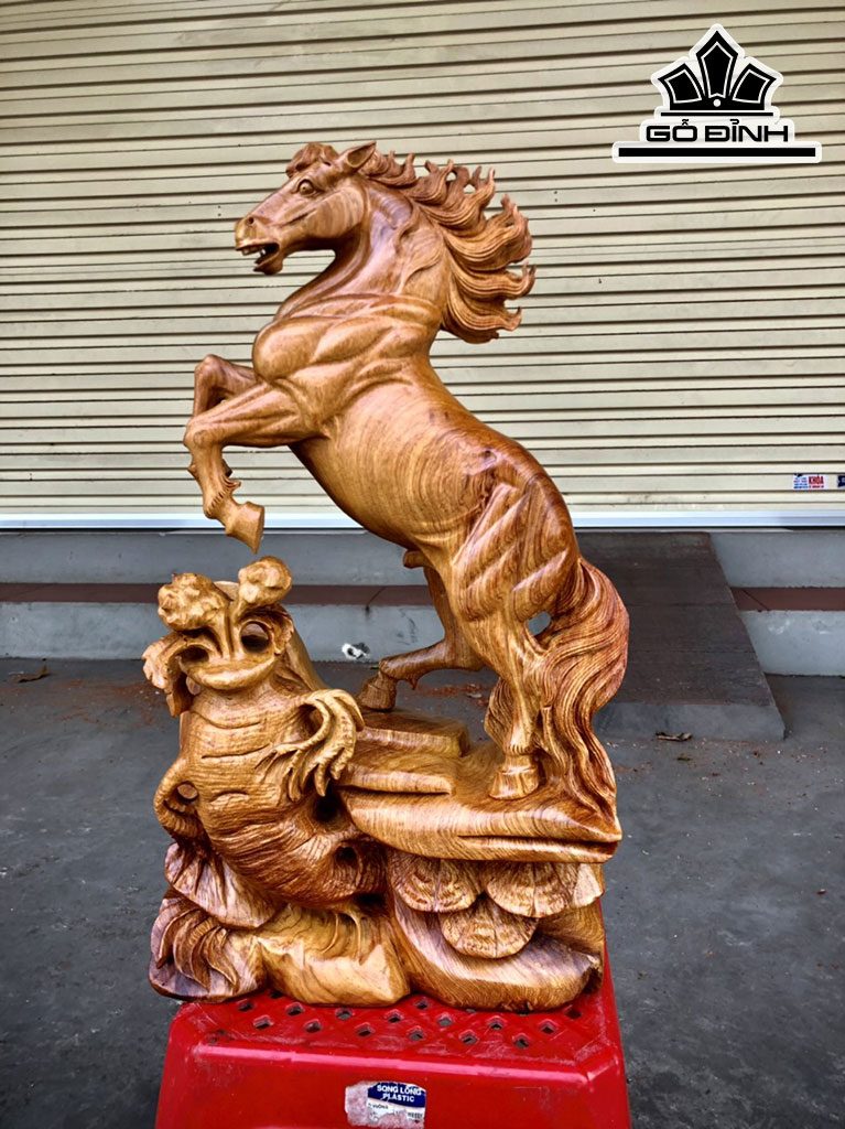 Tượng Ngựa Phong Thủy (Nhất Mã Phi Thiên) Gỗ Hương Cao 45 Ngang 25 Sâu 12 (cm)