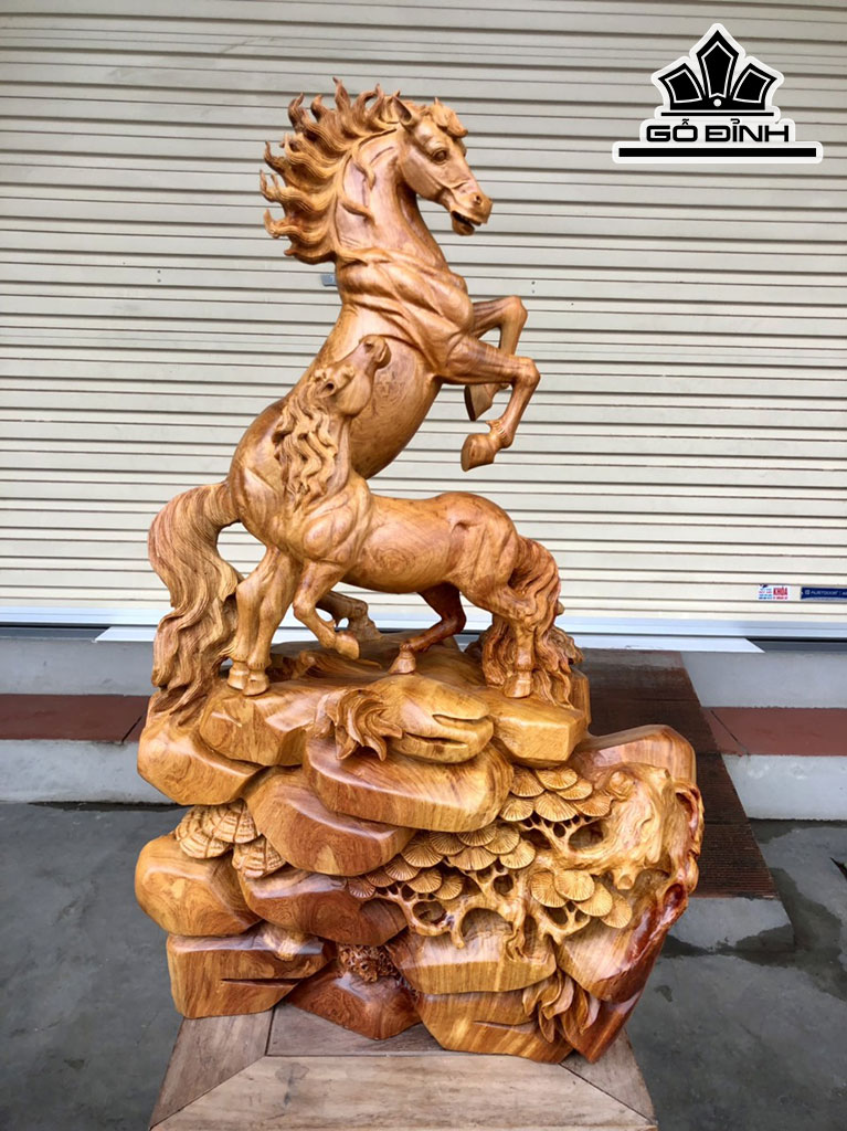 Tượng Ngựa Phong Thủy Gỗ Hương Cao 72 Ngang 41 Sâu 28 (cm)