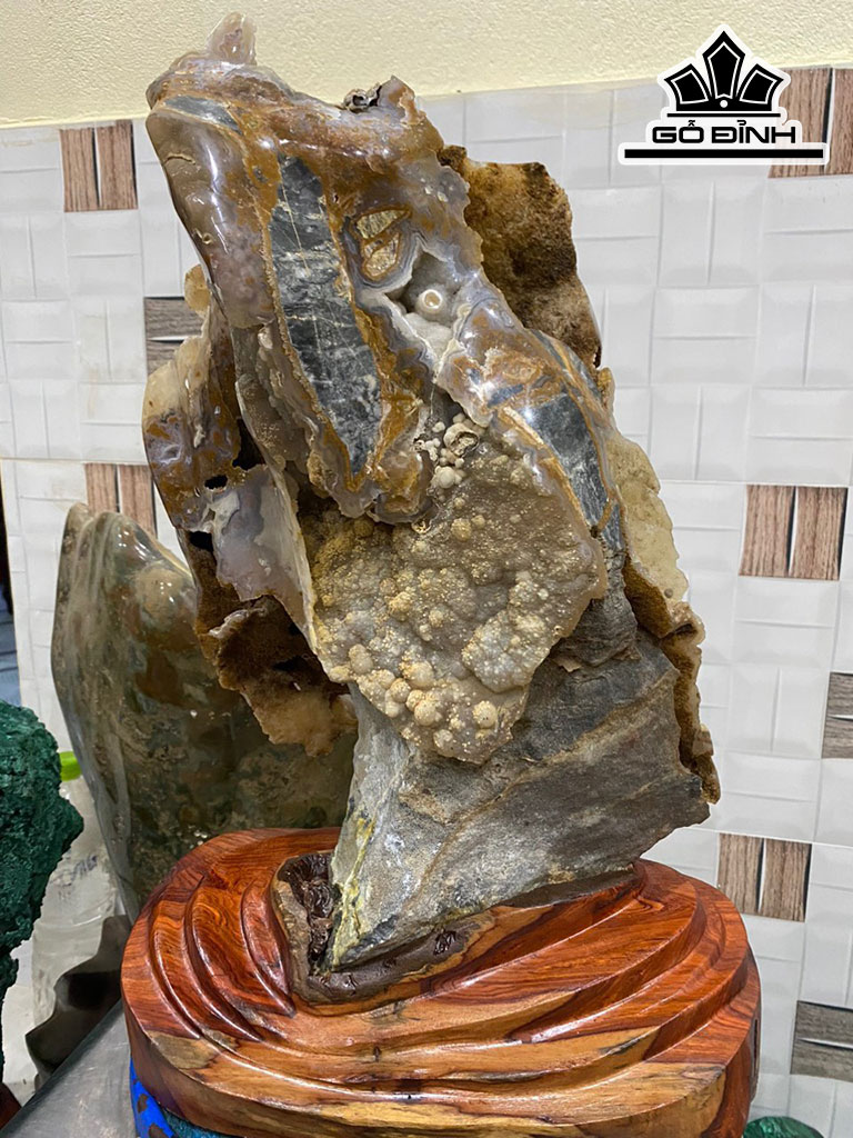 Tác Phẩm Đá Mã Não Cao 45 (cm) 13,5kg