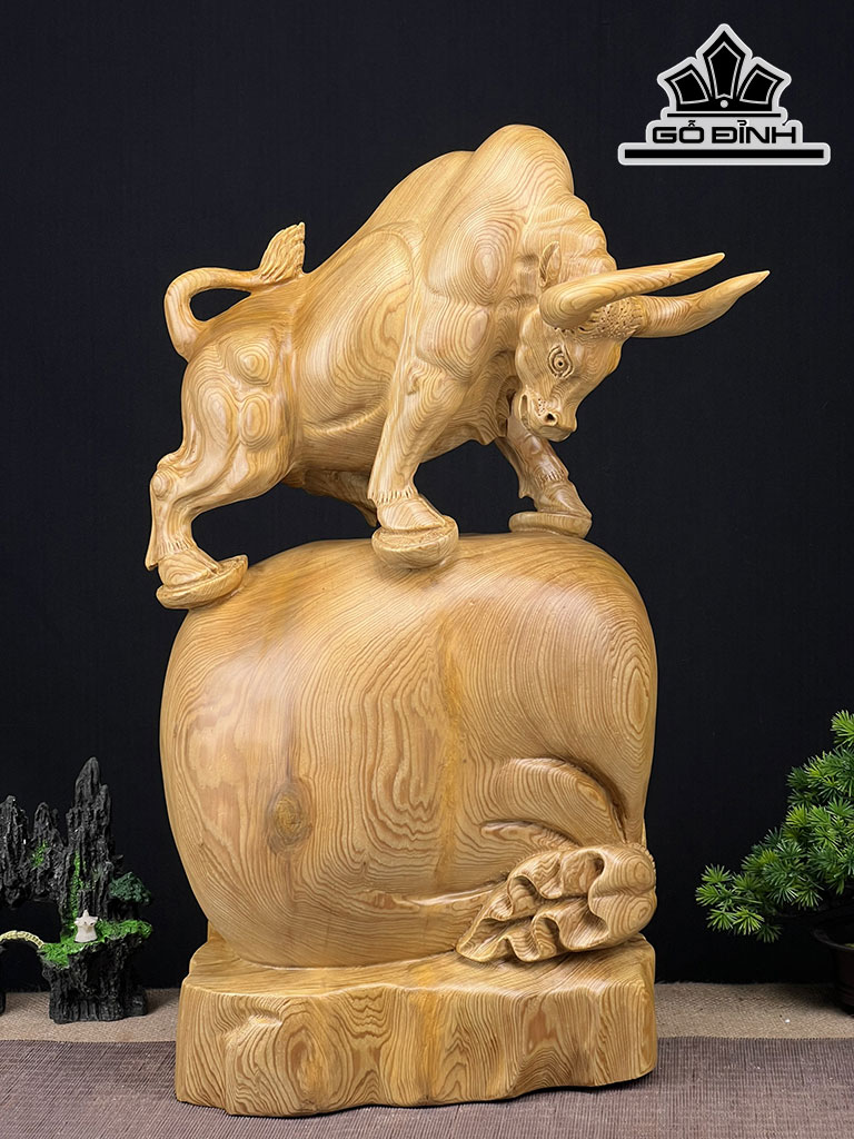 Tượng Bò Tót Gỗ Ngọc Am Cao 57 Ngang 36 Sâu 23 (cm)