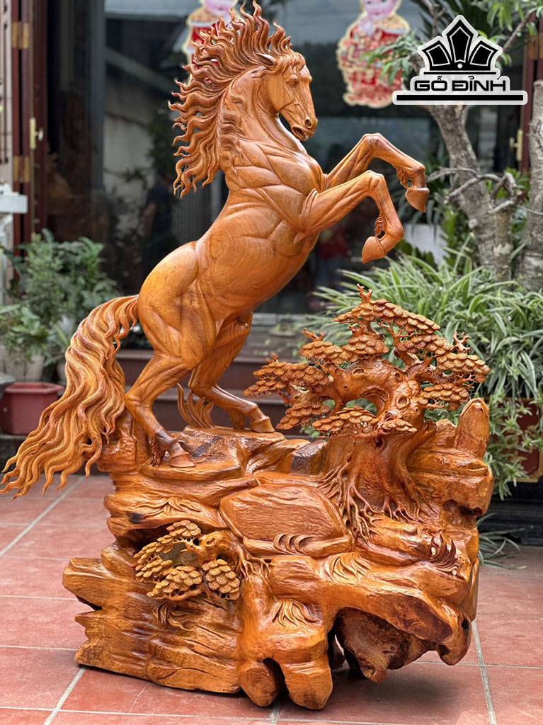 Tượng Ngựa Phong Thủy (Nhất Mã Phi Thiên) Gỗ Hương Cao 172 Ngang 126 Sâu 56 (cm)