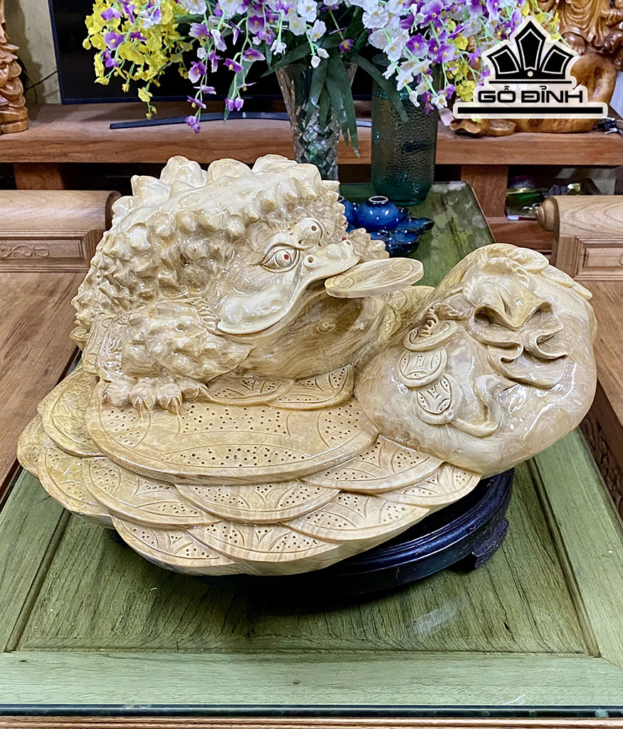 Tượng Cóc Ngậm Tiền Gỗ Nu Nghiến Cao 22 Ngang 53 Sâu 48 (cm)