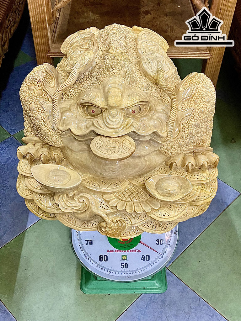 Tượng Cóc Ngậm Tiền Gỗ Nu Nghiến Cao 28 Ngang 45 Sâu 52 (cm)