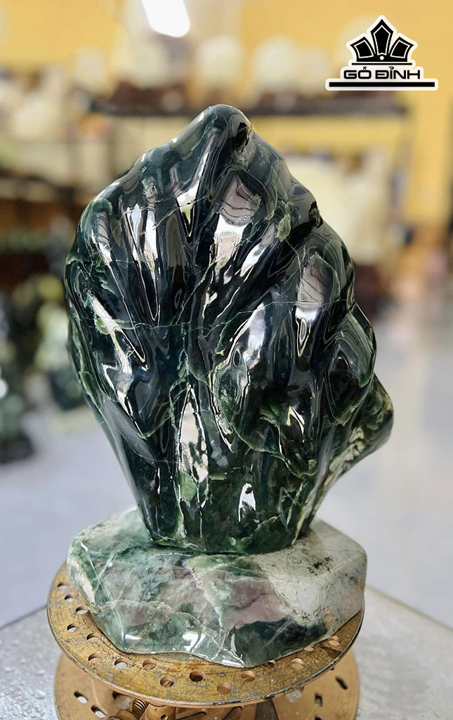 Tác Phẩm Đá Serpentine Cao 33 Ngang 23 Sâu 11 (cm) 10,5kg