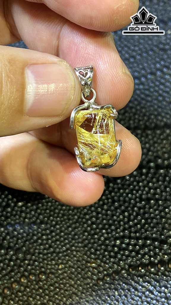 Mặt Dây Chuyền Đá Thạch Anh Tóc Vàng Cao 16 Ngang 12 Sâu 6 (mm) 2,3gr