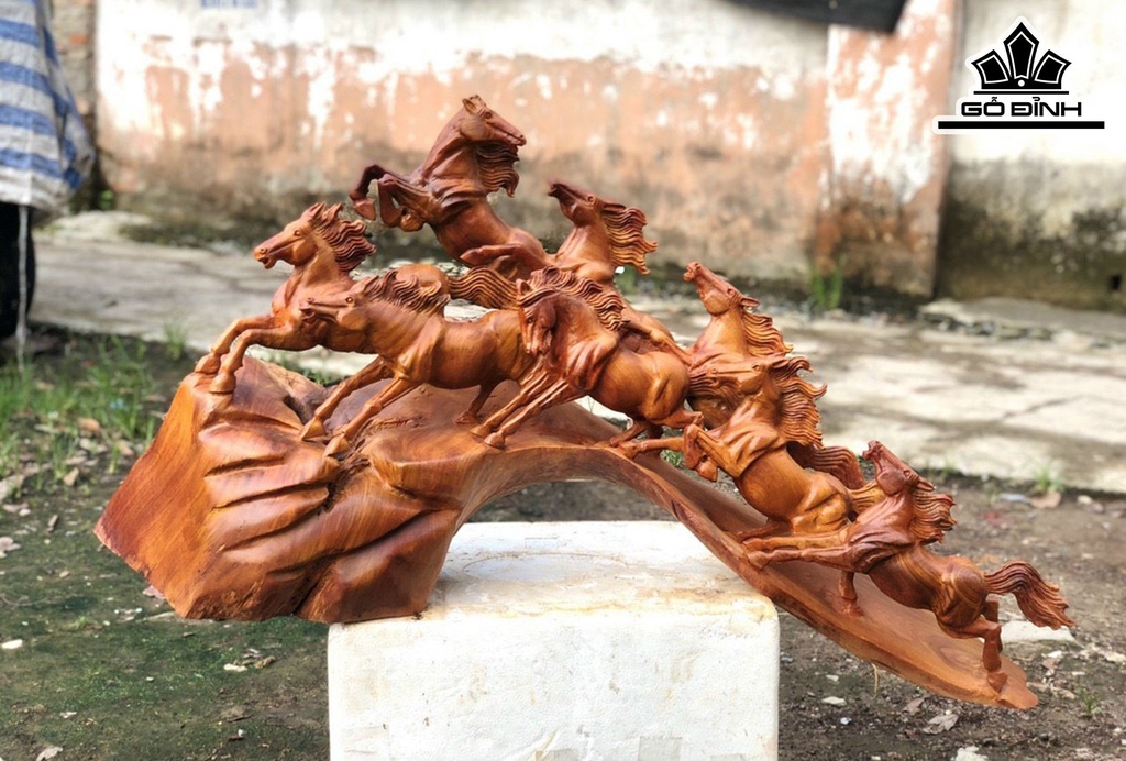 Tượng Bát Mã Gỗ Hương Cao 56 Ngang 113 Sâu 35 (cm)