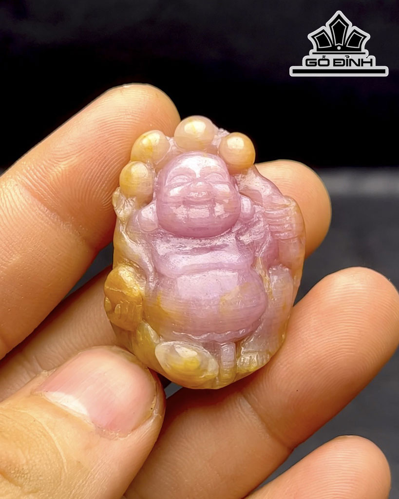 Mặt Dây Chuyền Di Lặc Đá Sapphire Cao 41,8 Ngang 29,6 Sâu 16,5 (mm) 182,6cts