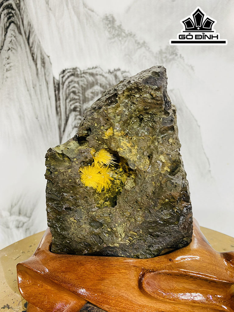 Bông Hoa Ưu Đàm Đá Trầm Tích Cao 22 Ngang 17 (cm) 2,8kg