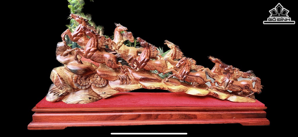 Tượng Bát Mã Gỗ Cẩm Cao 26 Ngang 93 Sâu 12 (cm)