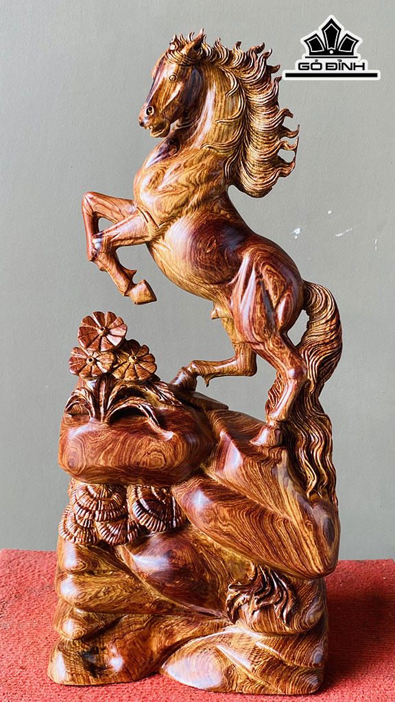 Tượng Ngựa Phong Thủy (Nhất Mã Phi Thiên) Gỗ Cẩm Cao 56 Ngang 26 Sâu 16 (cm)