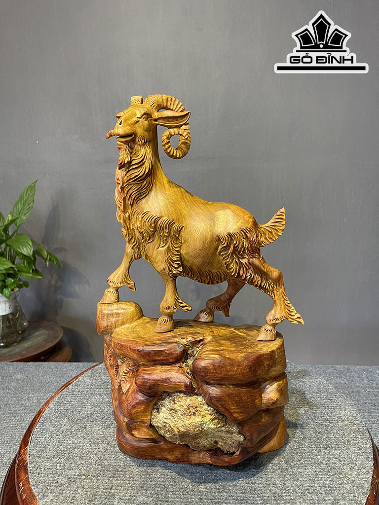 Tượng Nhất Dương Gỗ Hương Ôm Đá Cao 41 Ngang 24 Sâu 15 (cm)