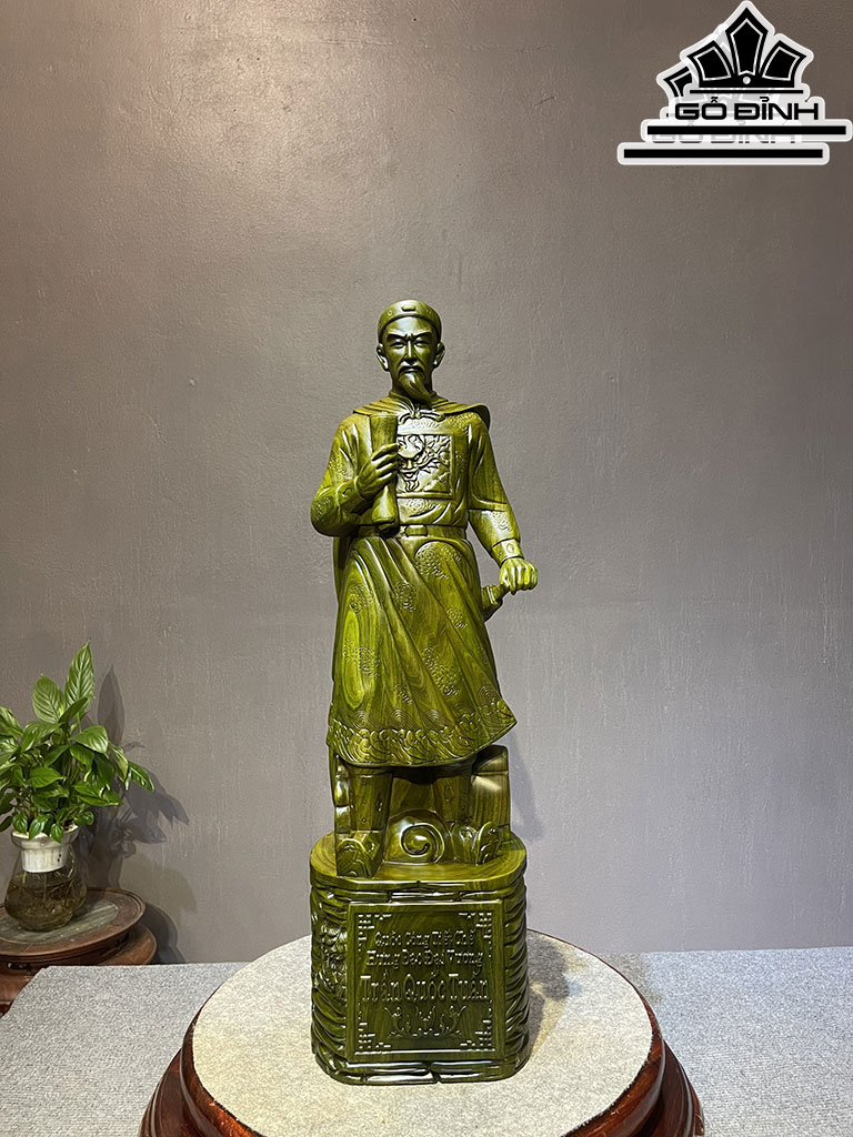 Tượng Trần Hưng Đạo Gỗ Trắc Xanh Cao 70 Ngang 20 Sâu 17 (cm)