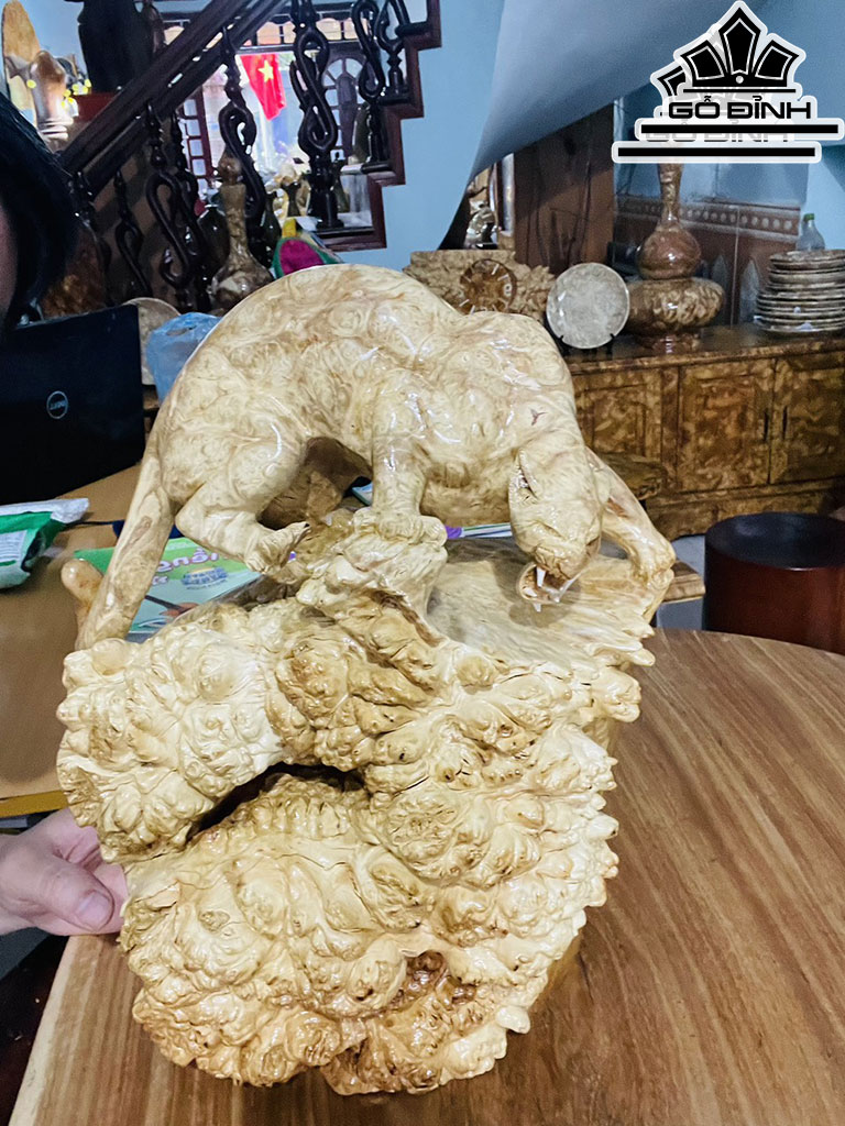 Tượng Báo Săn Mồi Gỗ Nu Nghiến Cao 38 Ngang 28 Sâu 20 (cm)