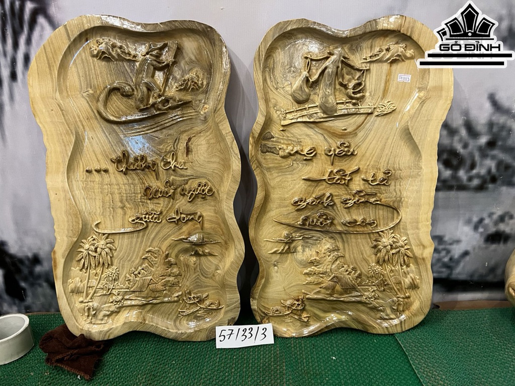 Tranh Cha Mẹ Gỗ Nu Nghiến Ngang 33 Cao 57 Sâu 3 (cm)