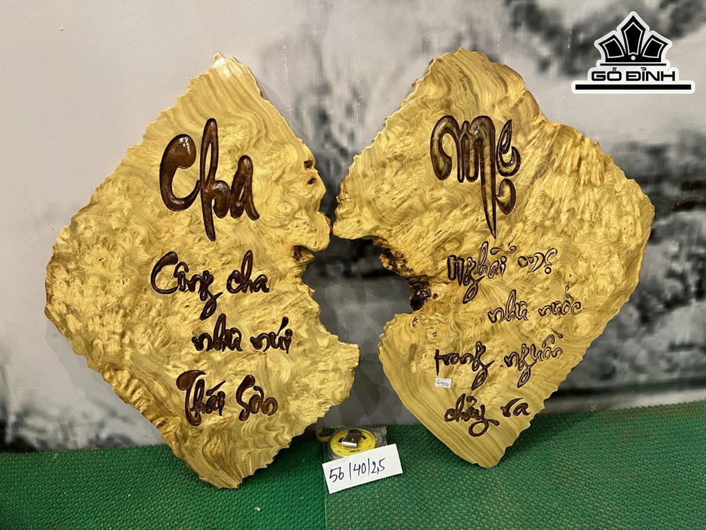 Tranh Cha Mẹ Gỗ Nu Nghiến Ngang 40 Cao 56 Sâu 2,5 (cm)