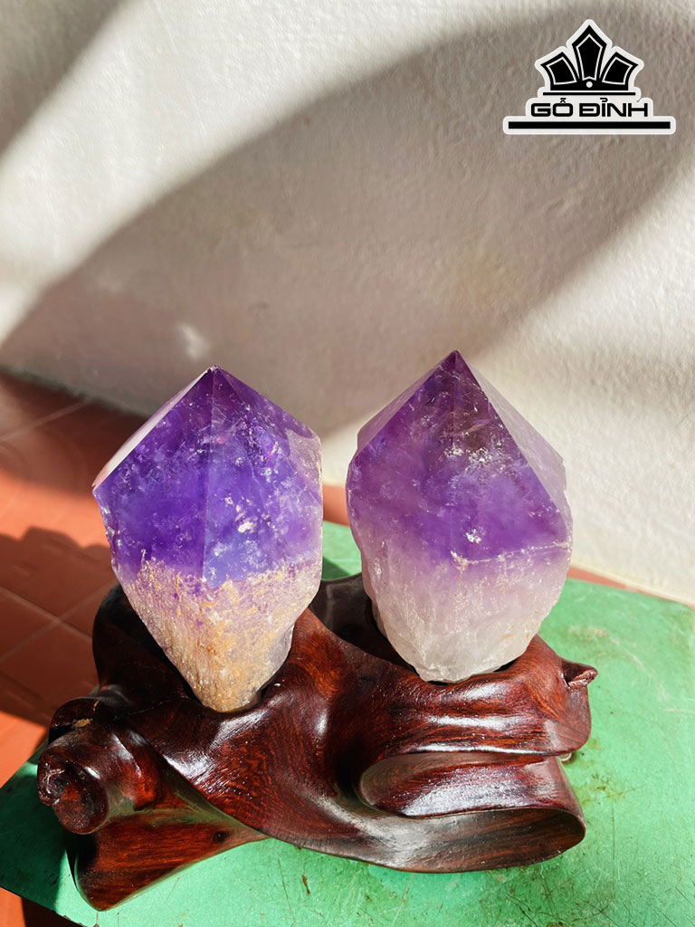 Tác Phẩm Bộ Đá Thạch Anh Tím Cao 17 Ngang 14 (cm) 2kg