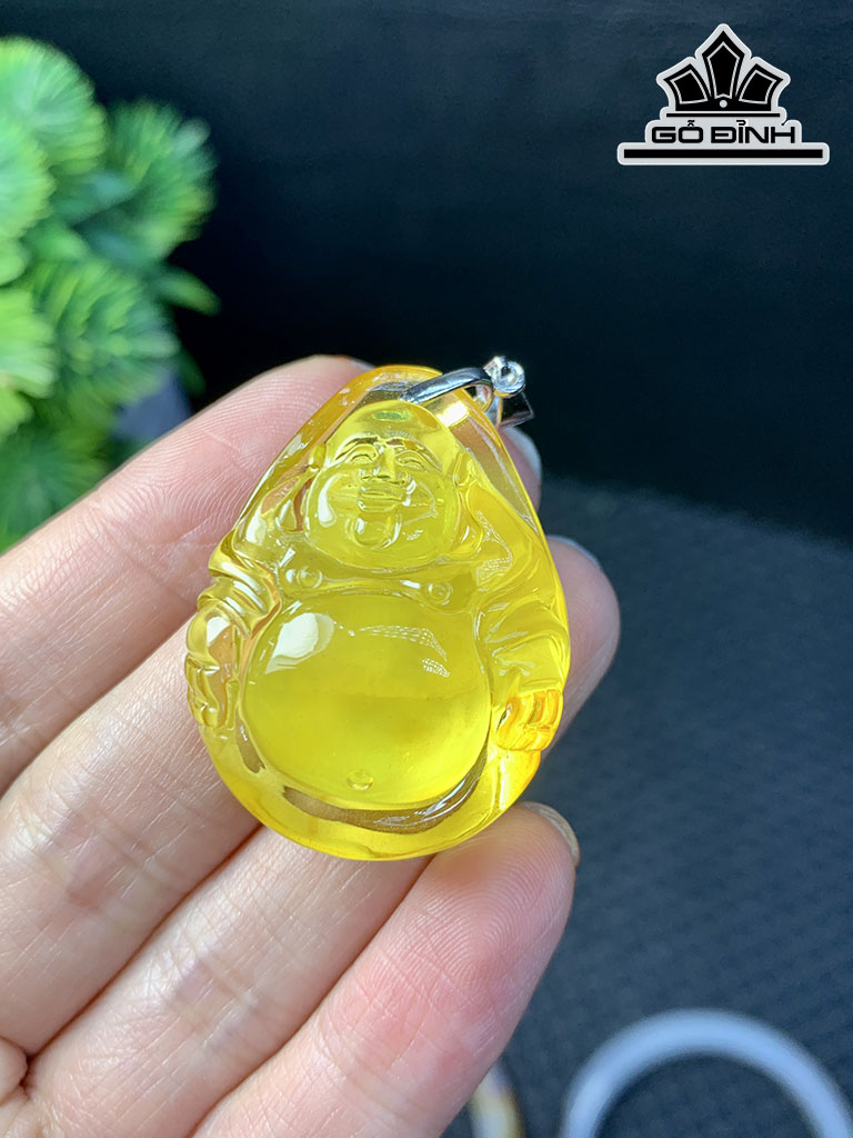 Mặt Dây Chuyền Di Lặc Đá Hổ Phách Cao 33,9 Ngang 25,5 Sâu 11,5 (mm)