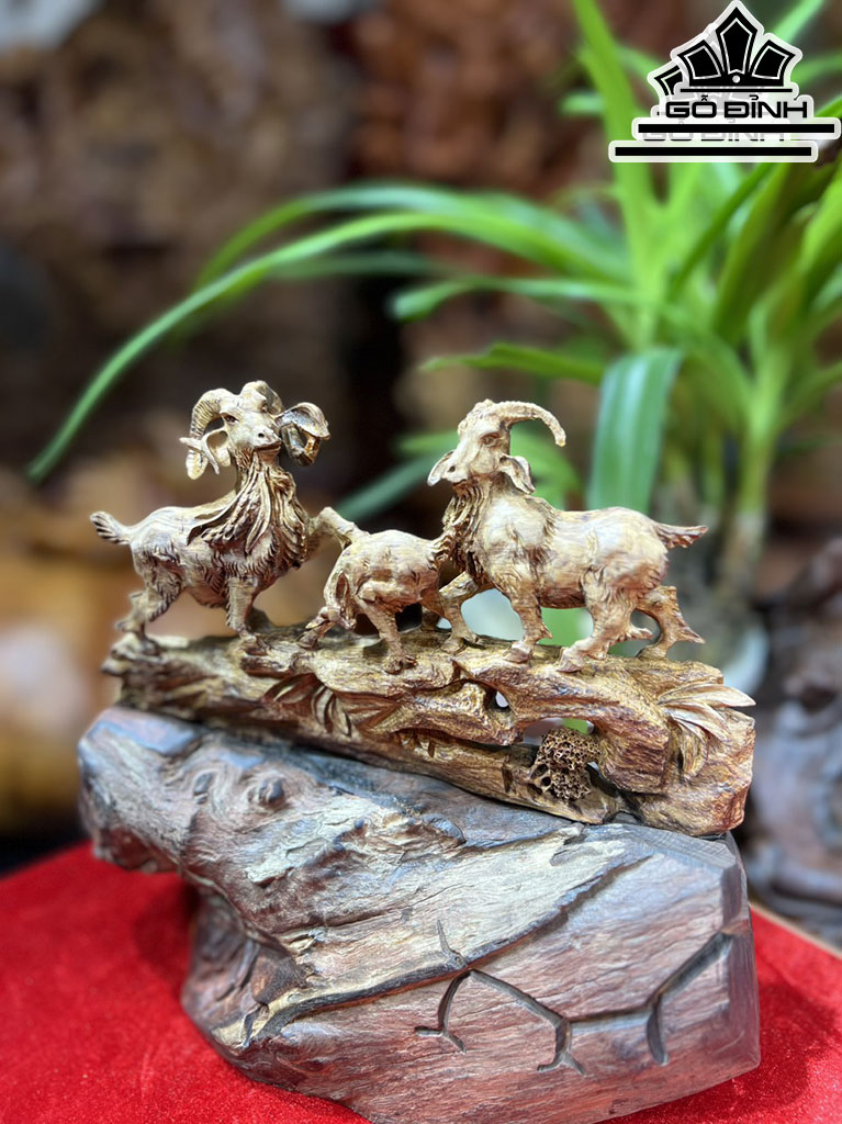 Tượng Tam Dương Khai Thái Gỗ Sưa Cao 25 Ngang 13 Sâu 4 (cm)