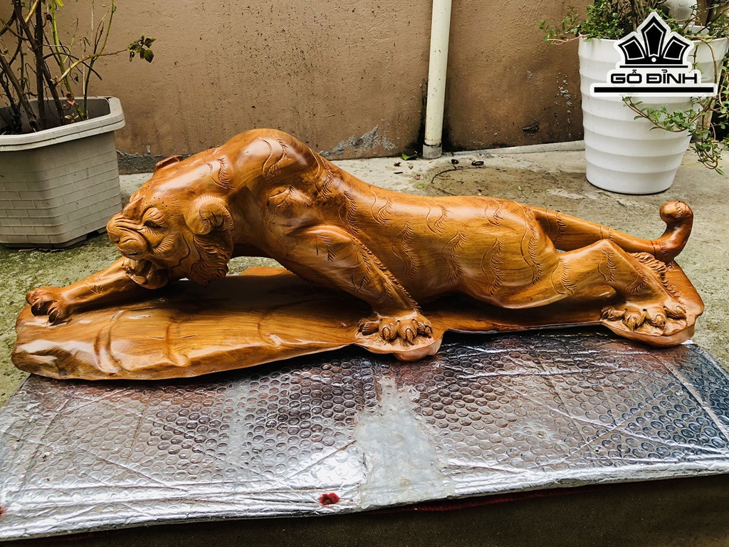 Tượng Hổ Săn Mồi Gỗ Hương Ngang 75 Cao 25 Sâu 20 (cm)