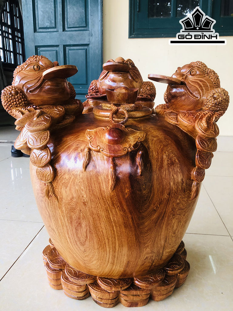 Tượng Tam Cóc Ngậm Tiền Gỗ Hương Ngang 48 Cao 54 Sâu 39 (cm)