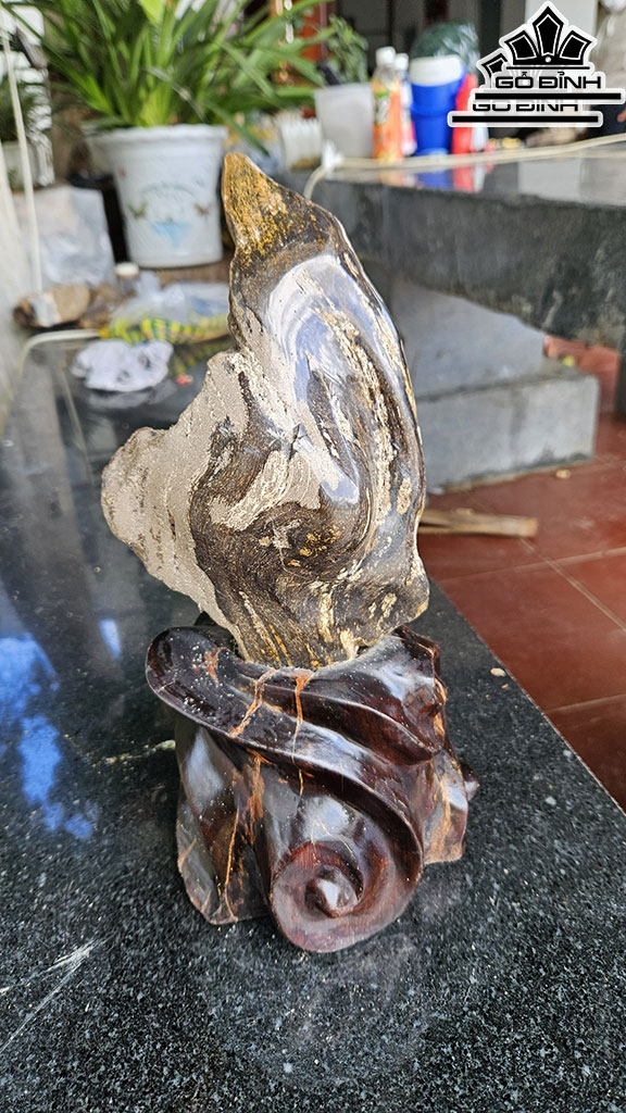 Tác Phẩm Gỗ Hóa Thạch Cao 32 Ngang 11 (cm) 3kg