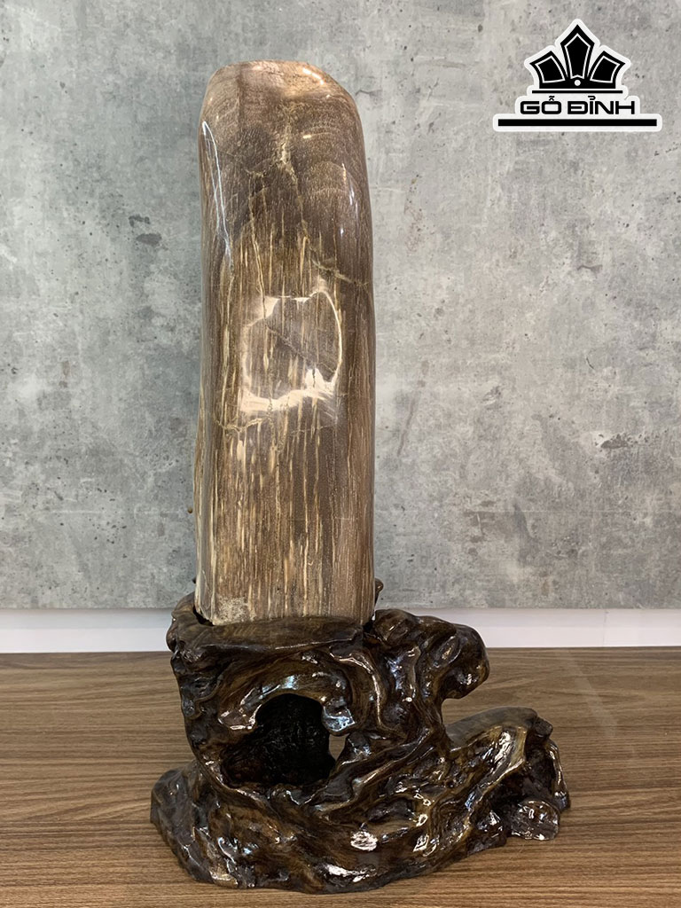 Tác Phẩm Gỗ Hóa Thạch Cao 45 Ngang 28 (cm) 4kg