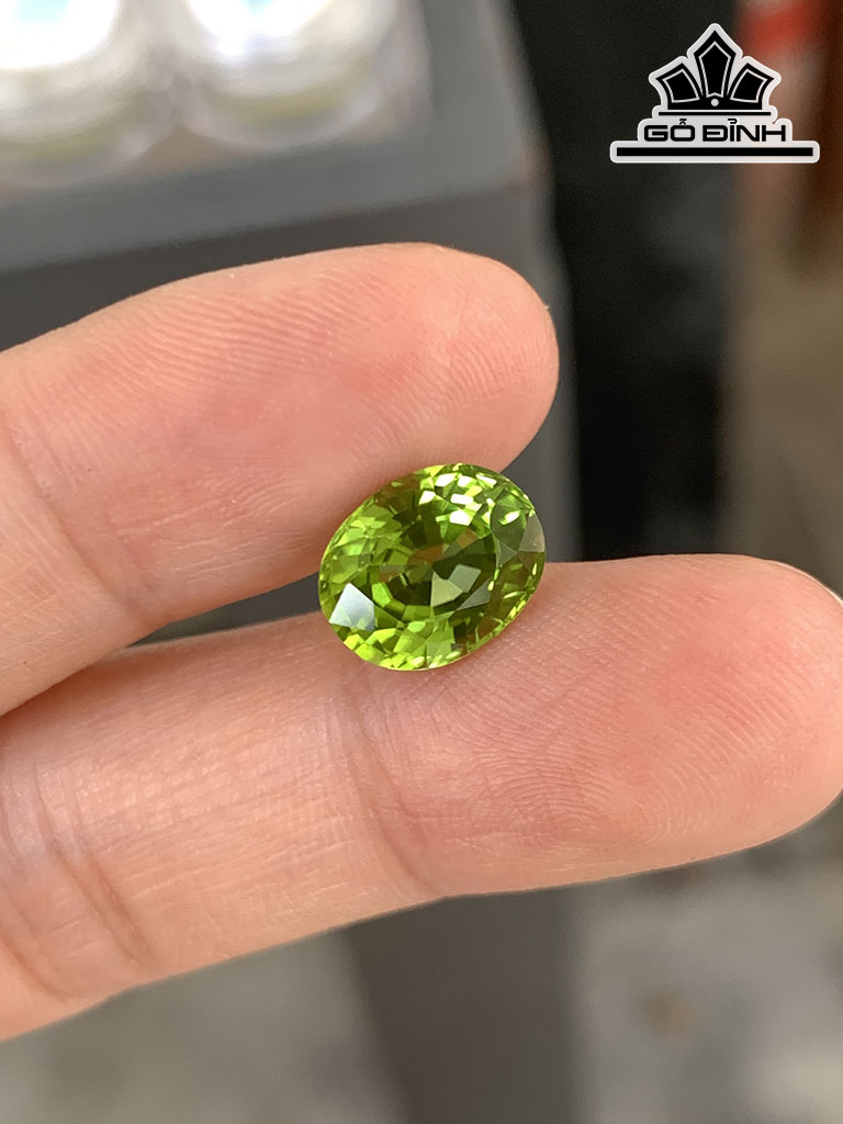 Viên Ngọc Đá Peridot Cao 10,2 Ngang 8 Sâu 6 (mm) 3,6cts