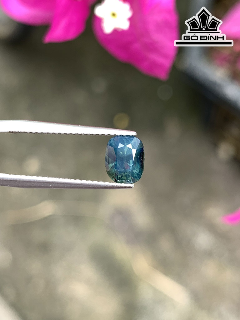 Viên Ngọc Đá Sapphire Cao 7 Ngang 5,5 Sâu 4,5 (mm) 1,4cts