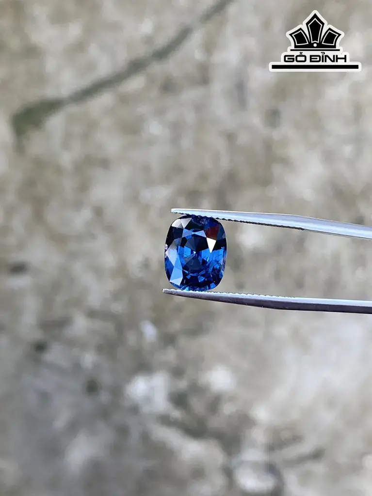 Viên Ngọc Đá Spinel Cao 10,8 Ngang 8,9 Sâu 6,5 (mm) 4,6cts