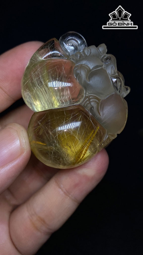 Mặt Dây Chuyền Đá Thạch Anh Tóc Vàng Cao 48 Ngang 40 Sâu 26 (mm) 56gr