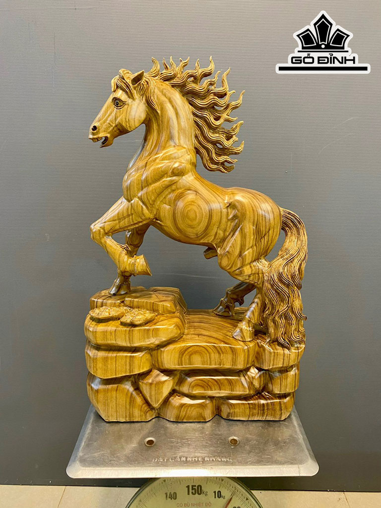 Tượng Ngựa Phong Thủy (Nhất Mã Phi Thiên) Gỗ Xá Xị Cao 70 Ngang 44 Sâu 20 (cm)