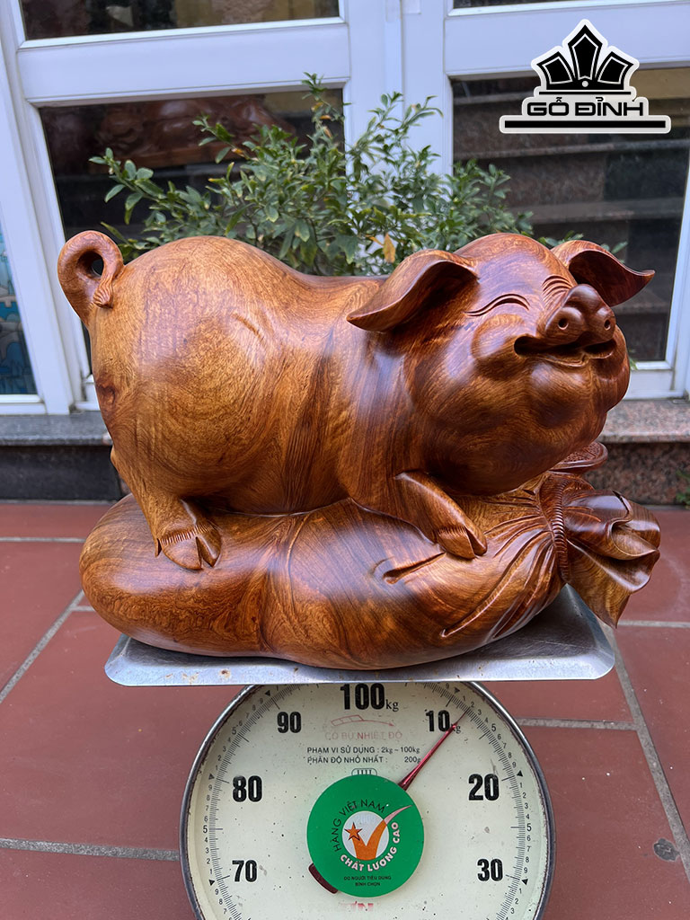 Tượng Heo Gỗ Hương Cao 26 Ngang 37 Sâu 22 (cm)